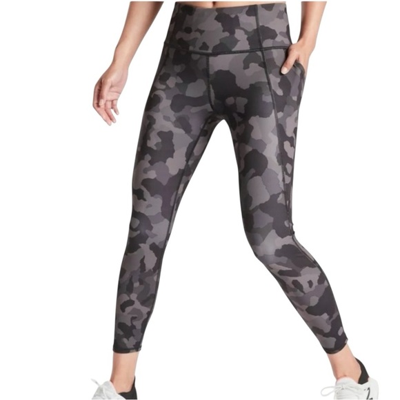 ATHLETA Lightning Camo 7/8 Tight Legging Size M - Picture 2 of 10